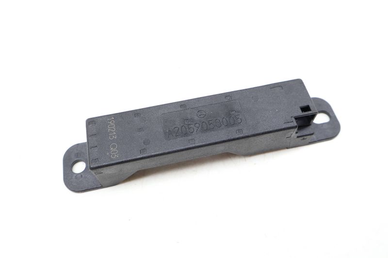 Kessy / Keyless Entry Antenna 2059053005 — Used (SKU 644191)