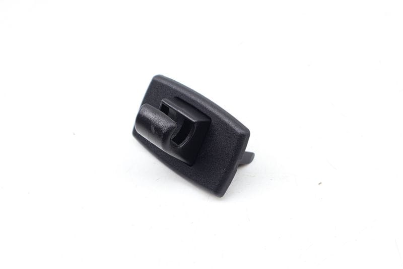 Sun Visor Clip / Bracket 1668100012 — Used (SKU 677932)