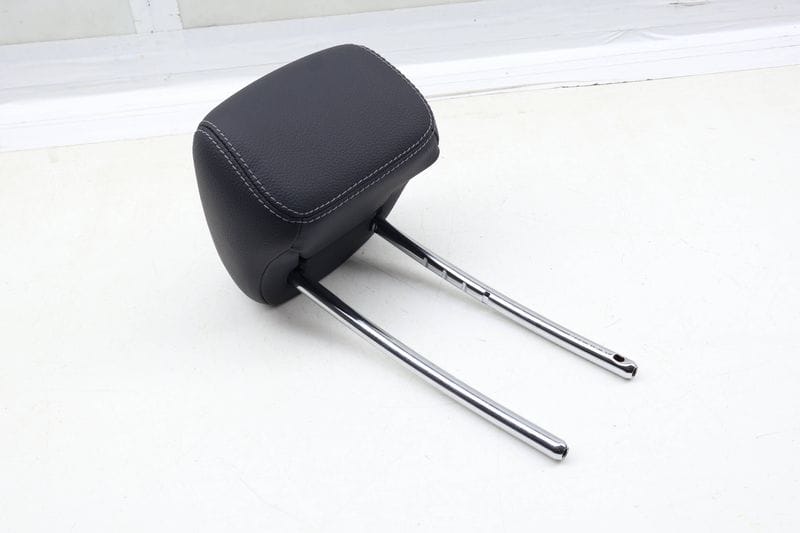 Seat Headrest / Head Rest (CENTER) 2539701900 — Used (SKU 677977)
