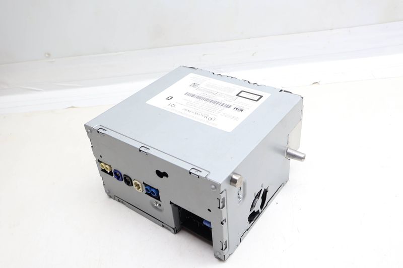 Stereo Radio Receiver Control Unit 2059003344 — Used (SKU 678024)