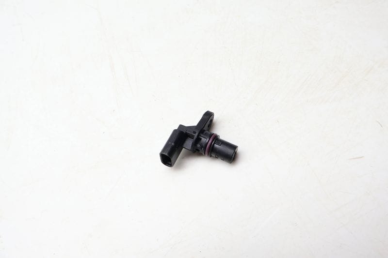 Cam / Camshaft Position Sensor 06M907601D — Used (SKU 697018)