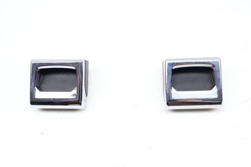 Cargo Tie Down Hook Set (2) 4M0864203B — Used (SKU 697109)