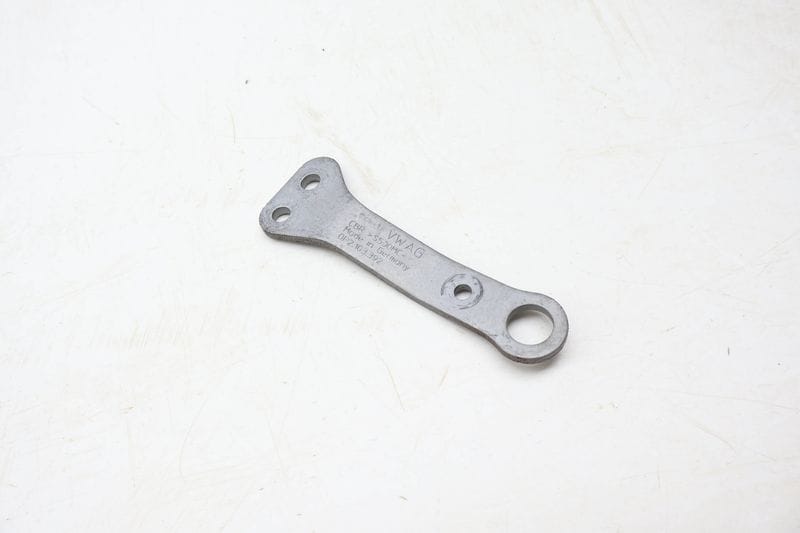 Engine Lifting Mount Bracket 0P2103392 — Used (SKU 697015)