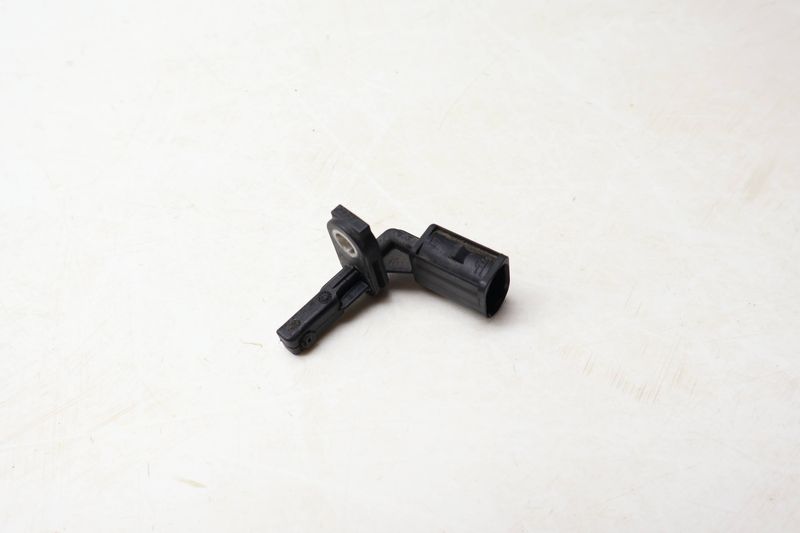 ABS / Wheel Speed Sensor 9Y0927807 — Used (SKU 697027)