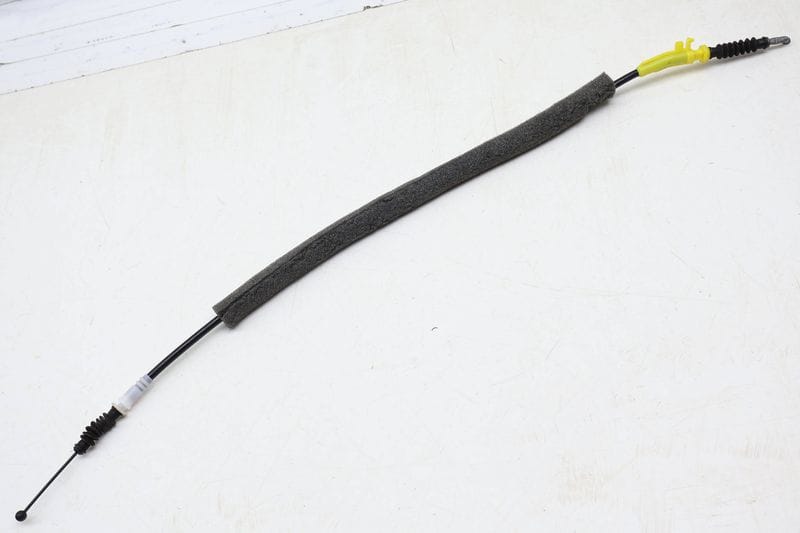 Exterior Door Handle Bowden Cable 95B837017 — Used (SKU 697303)