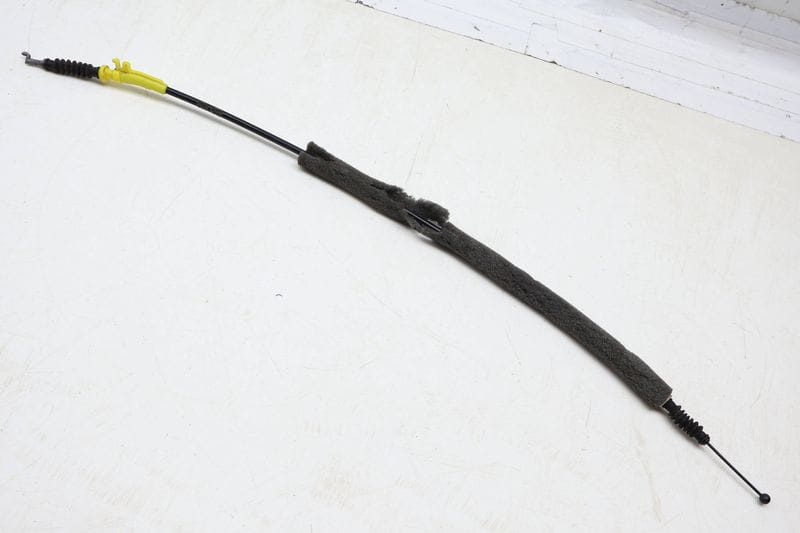 Exterior Door Handle Bowden Cable 95B837017 — Used (SKU 697304)
