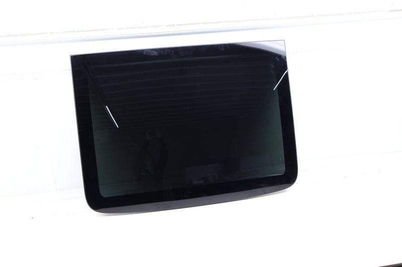 Sunroof / Sun Roof Glass Panel 4M0877055A — Used (SKU 696913)