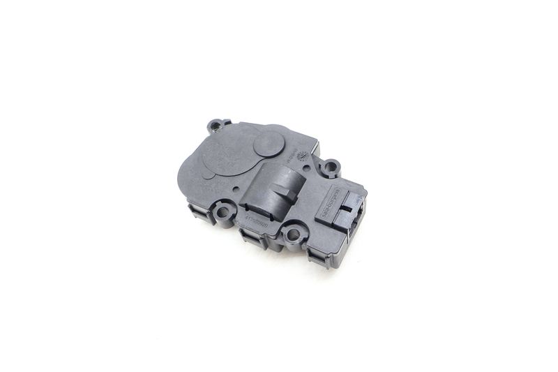 HVAC Flap / Servo Air Motor / Actuator 4M0820511A — Used (SKU 697062)