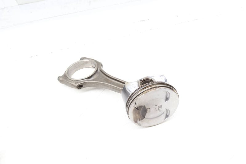 Piston w/ Connecting Rod 0P2107066H — Used (SKU 697747)