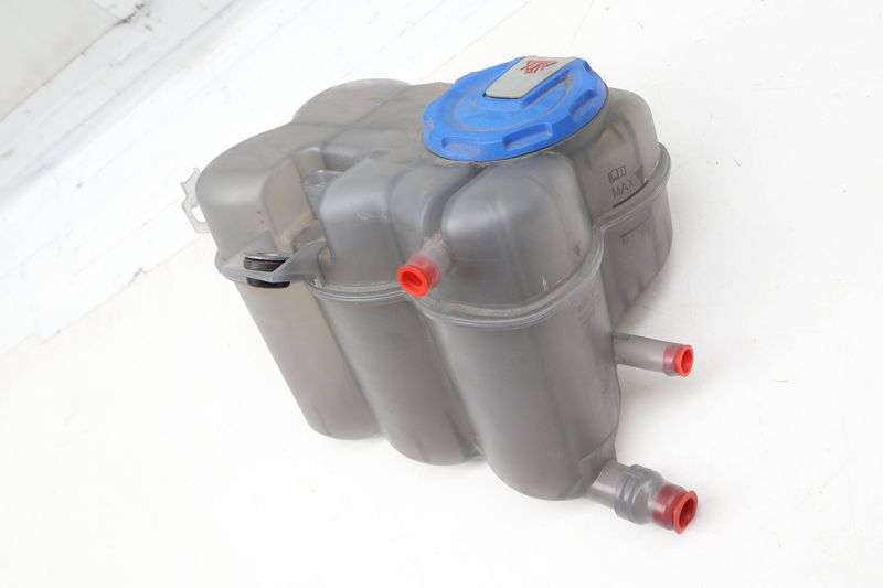 Coolant Reservoir / Tank / Bottle 95B121407A — Used (SKU 733523)