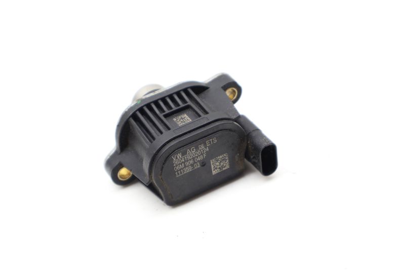 Engine Timing Solenoid Valve 06M906048F — Used (SKU 733443)