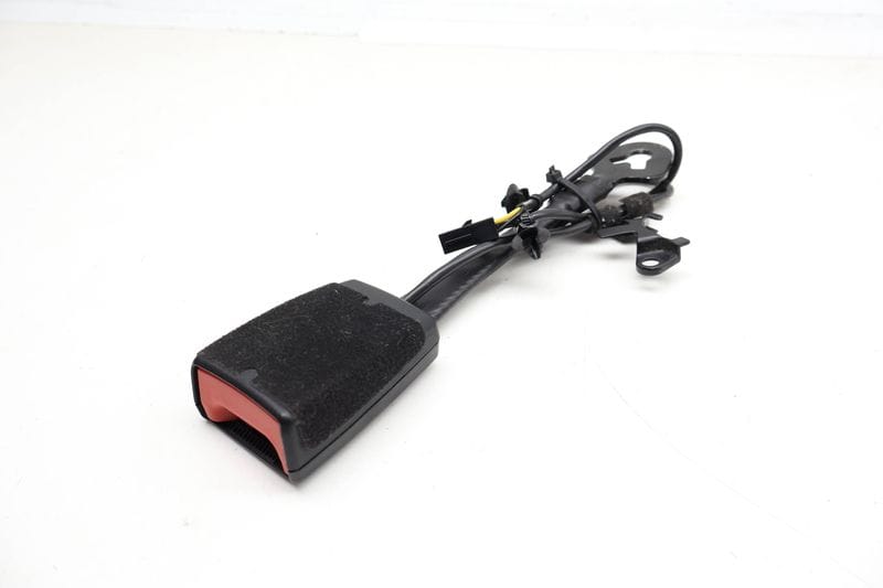 Seat Belt Buckle / Receiver 7P0857755 — Used (SKU 733329)