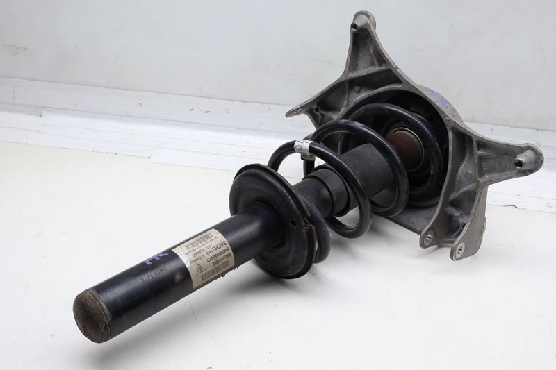 Strut / Spring Assembly 95B413031E — Used (SKU 733585)