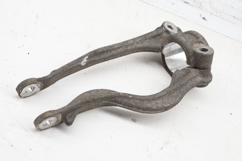 Suspension Strut Fork / Shock Mount 95B413038C — Used (SKU 733597)
