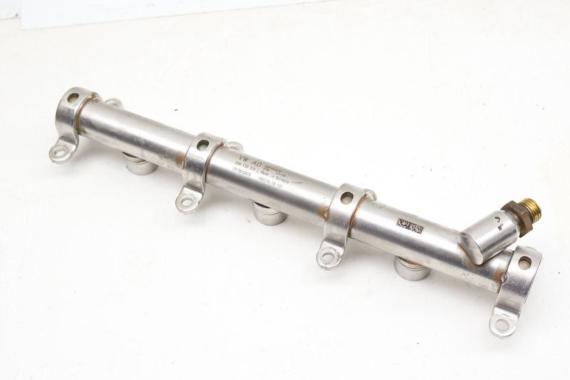 Fuel Rail 06M133315L — Used (SKU 733499)