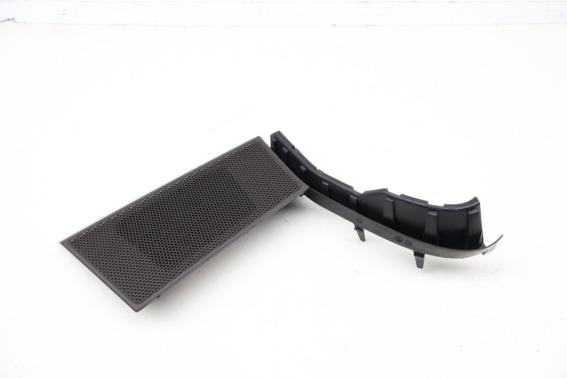 Upper Dash Speaker Grille / Cover 95B035406A — Used (SKU 733278)