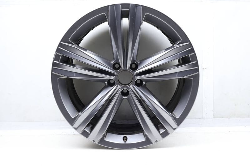 20" Inch Alloy Rim / Wheel (SEBRING) 3QF601025E — Used (SKU 643806)