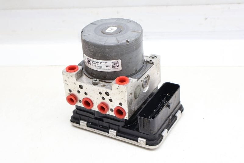 ABS Pump / Module Unit 5Q0614517DT — Used (SKU 686978)