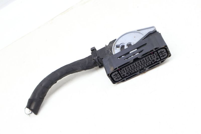 ABS Pump / Module Wiring Connector Plug / Pigtail 5Q0973374 — Used (SKU 686979)