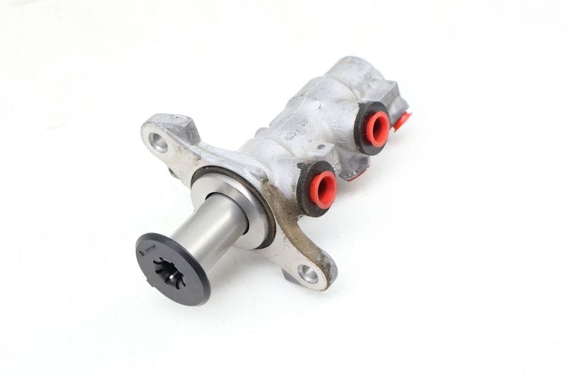 Brake Master Cylinder 5Q1614019S — Used (SKU 686946)