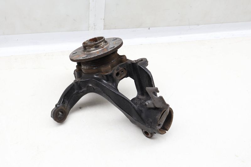 Spindle Knuckle w/ Wheel Bearing 3QF407255E — Used (SKU 629388)