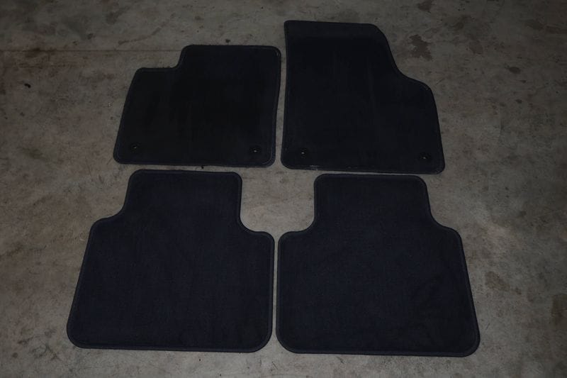 Carpet Floor Mat Set 3CN864435 — Used (SKU 643384)