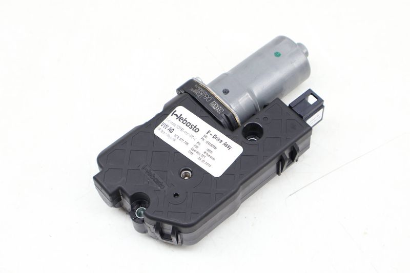 Sunroof / Sun Roof Motor 3CN877795 — Used (SKU 650791)