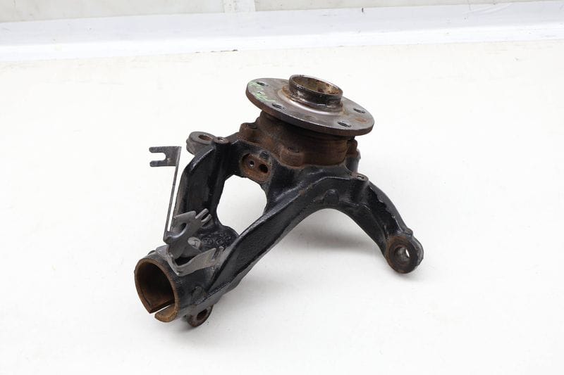 Spindle Knuckle w/ Wheel Bearing 3QF407256E — Used (SKU 629389)
