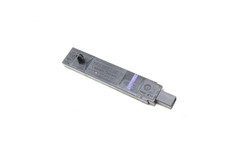 Kessy / Keyless Entry Antenna 5K0962132A — Used (SKU 643477)