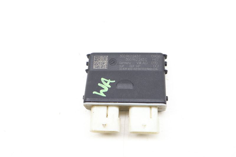 Power Trunk / Hatch Module 3G0962243C — Used (SKU 650927)
