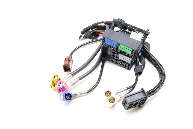 Radio / Bluetooth / SD / CD Control Unit Wiring Connector Set — Used (SKU 650737)