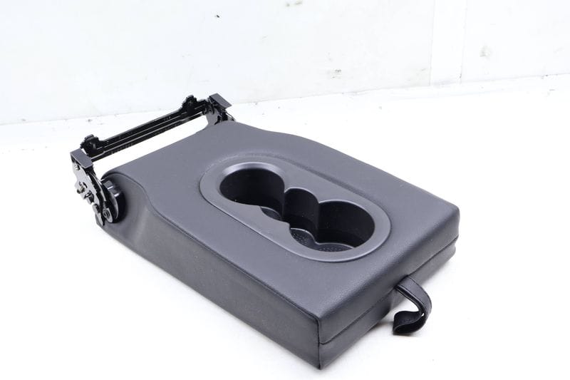 2ND Row Seat Armrest / Cup Holder 3CN885081C — Used (SKU 650690)