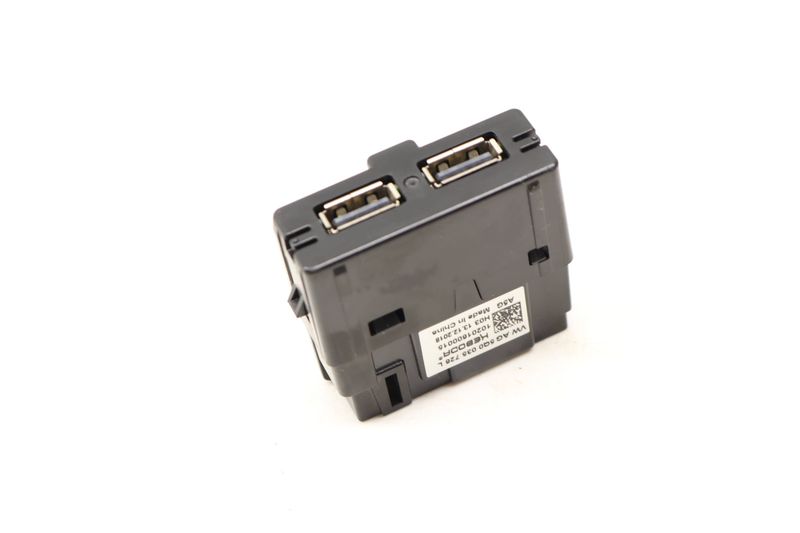 Center Console Dual USB Port / Module 5Q0035726L — Used (SKU 512301)