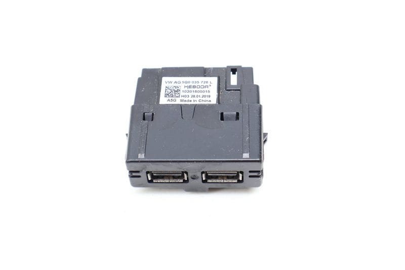 Center Console Dual USB Port / Module 5Q0035726L — Used (SKU 686695)