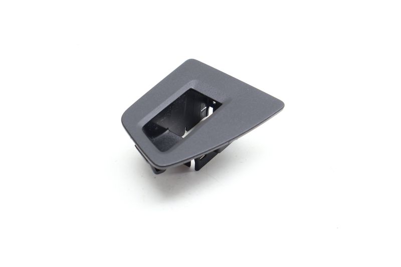 Window Switch Trim 3CN868345 — Used (SKU 686699)
