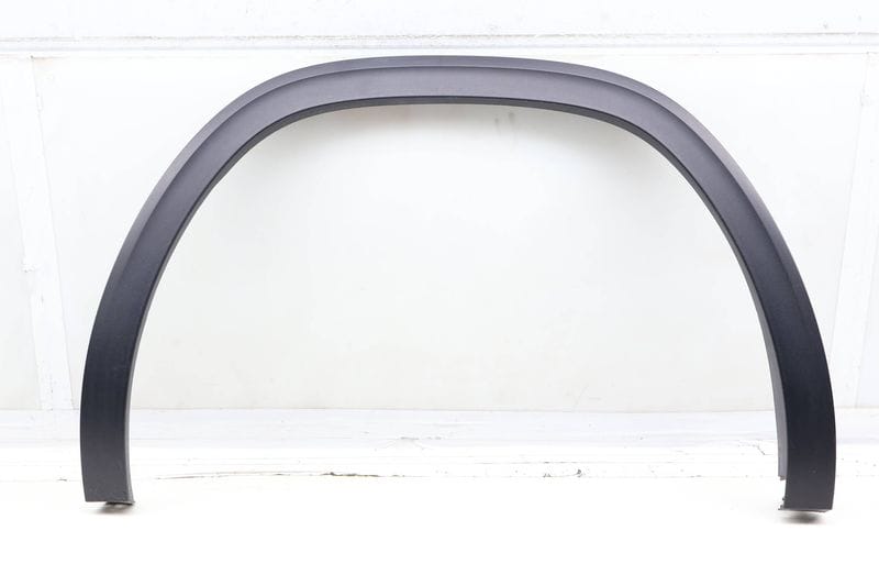 Wheel Fender Flare Trim / Molding 3CN853818 — Used (SKU 686942)
