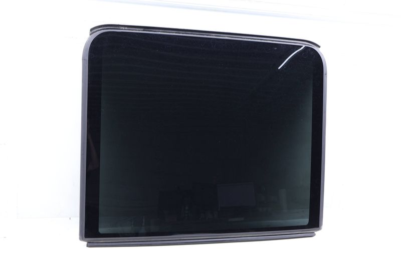 Sunroof / Sun Roof Glass Panel 3CN877056 — Used (SKU 629096)