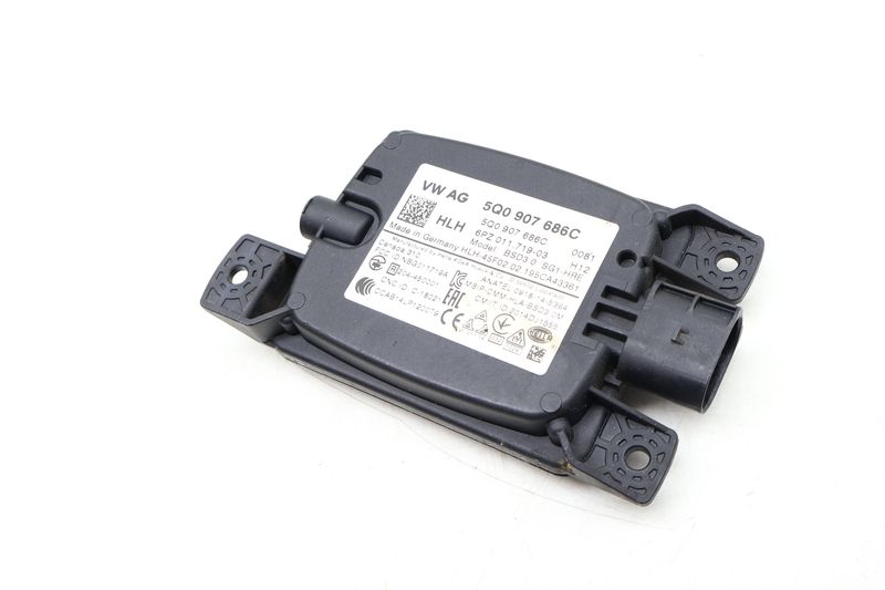 Blind Spot Detection Control Module (MASTER) 5Q0907686C — Used (SKU 650912)