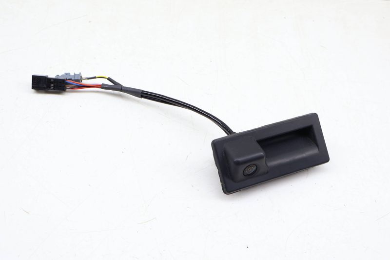 Trunk Release Handle w/ Backup Camera 3CN827566 — Used (SKU 686763)