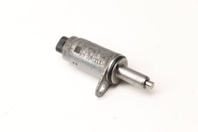 Cam Valve / Camshaft Adjustment Solenoid 06E103697Q — Used (SKU 595765)