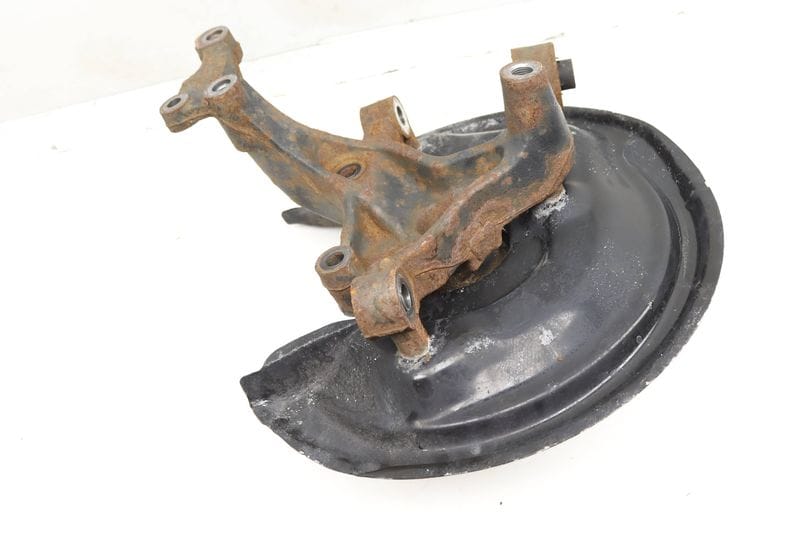 Spindle Knuckle w/ Wheel Bearing 5C0505435B — Used (SKU 595892)