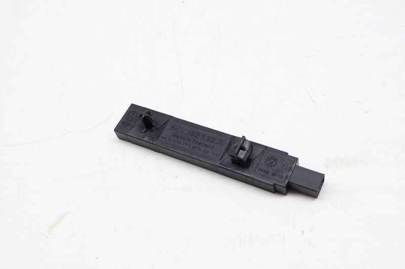 Kessy / Keyless Entry Antenna 5K0962132A — Used (SKU 694647)
