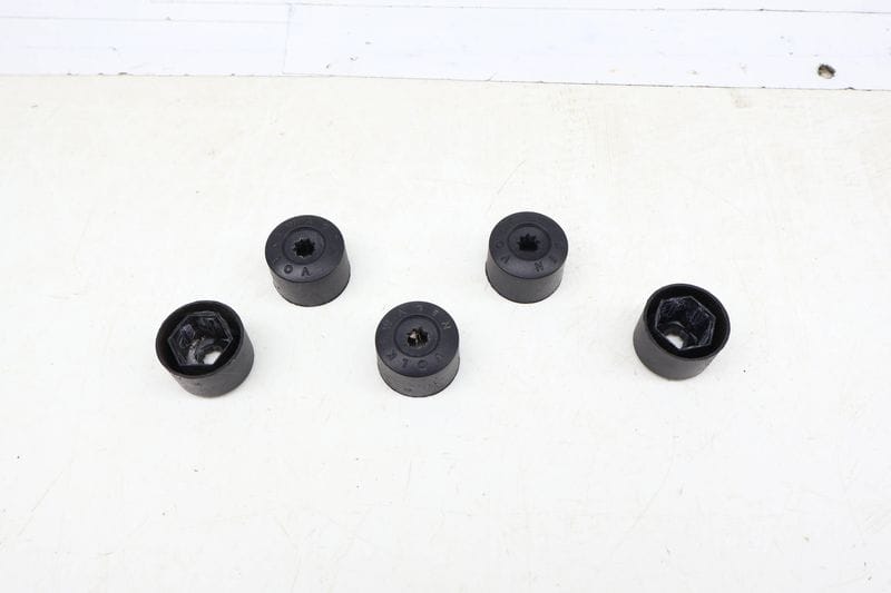 Lug Nut / Bolt Cover / Cap Set (5) 1K0601173 — Used (SKU 694712)