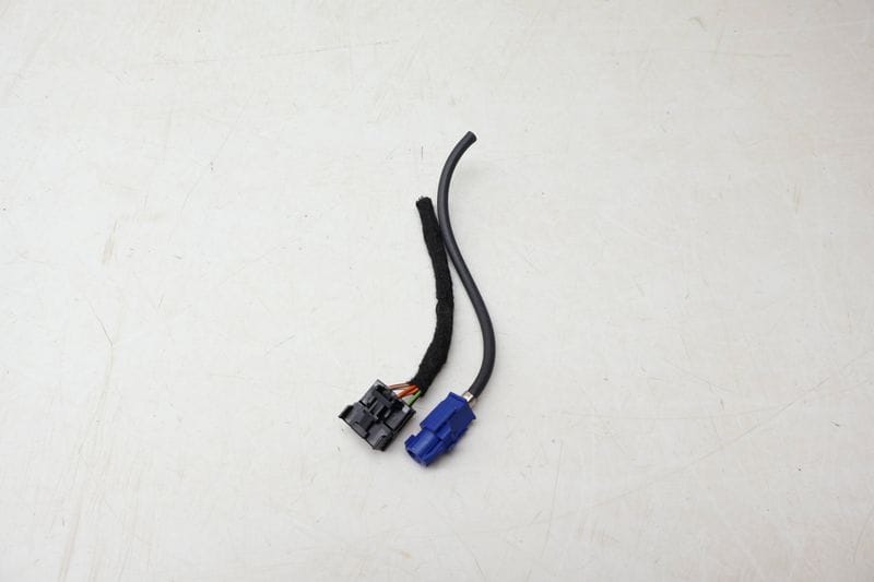 Radio / MMI LCD Display Unit Wiring Harness / Connector — Used (SKU 694785)