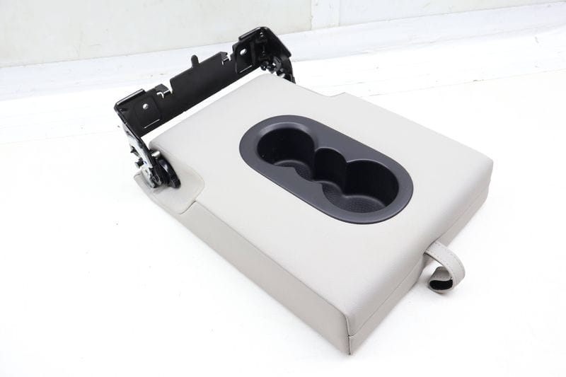Center Armrest / Cup Holder 5NN885205B — Used (SKU 694800)