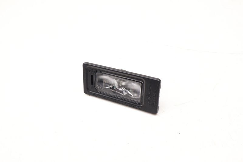 License Plate Light 5NA943021 — Used (SKU 694698)