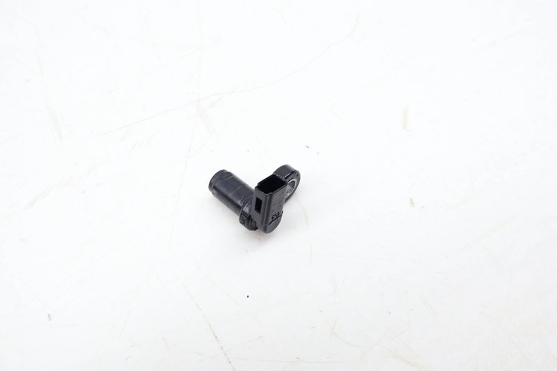 Transmission Speed Sensor / Vss (G182) 0C8927321 — Used (SKU 694974)