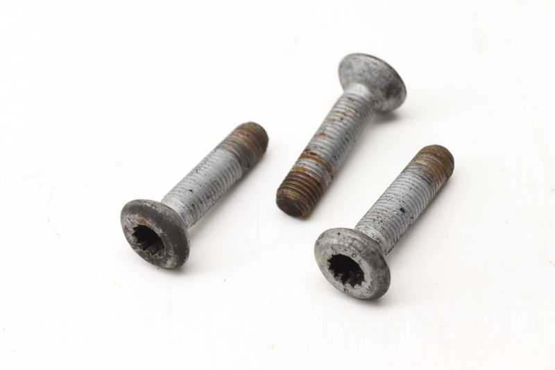 Wheel Bearing Screw / Bolt Set (3) WHT000237C — Used (SKU 590725)
