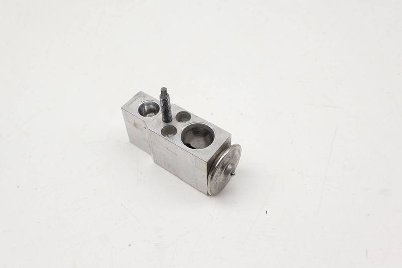 AC Expansion Valve 4M0816679 — Used (SKU 722037)