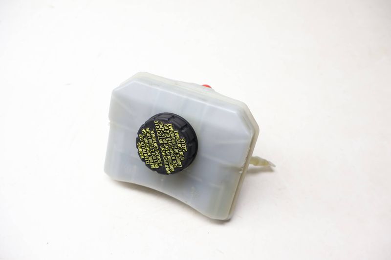 Brake Fluid Reservoir / Tank 8W0611301 — Used (SKU 722282)